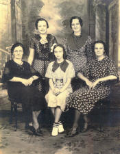 Antonetta (Paliani) Ciaccia, Marie Ciaccia, Ida (Ciaccia) Strobino, Lena (Ciaccia) Affronti, and Elsie (Ciaccia) Affronti